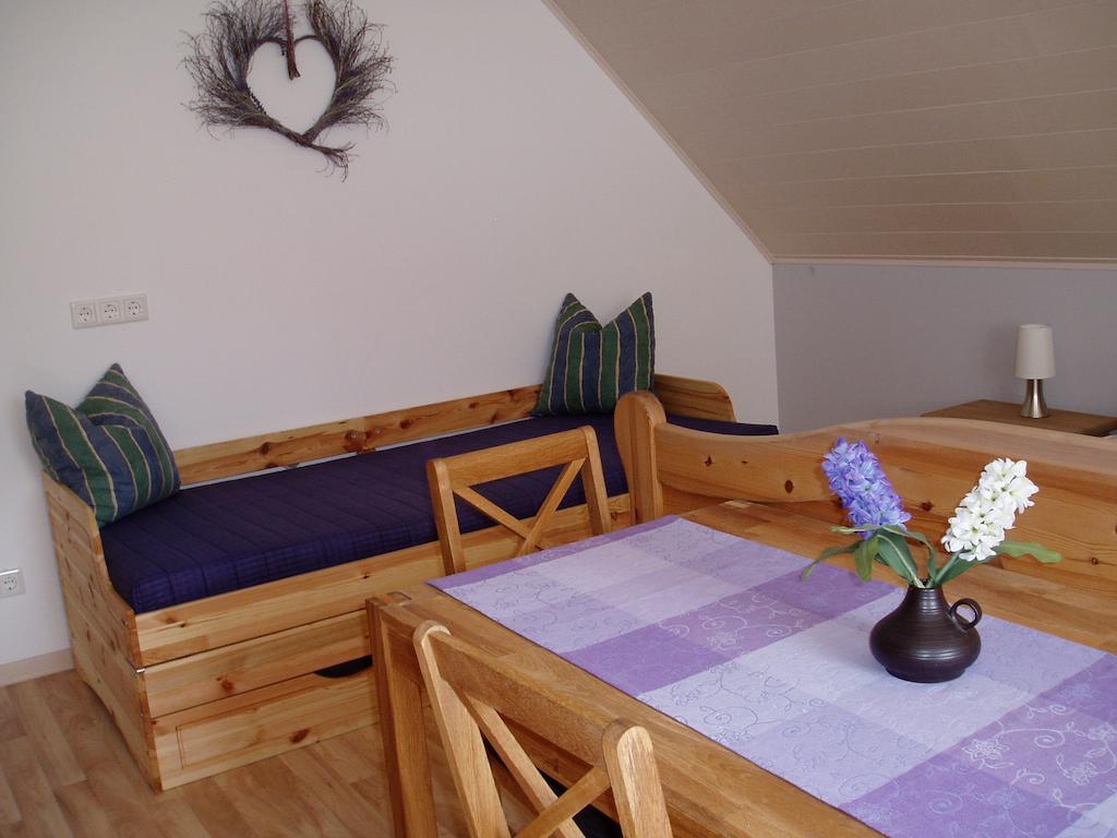 Ferienhaus Kiesel Бад Боклет Стая снимка